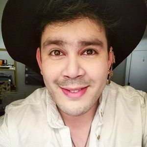 Meet your Posher, Eduardo